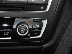 2013款 320i 2.0T 自动 风尚设计套装