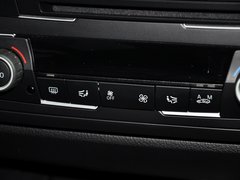 2013款 320i 2.0T 自动 风尚设计套装