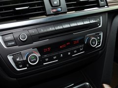 2013款 320i 2.0T 自动 风尚设计套装