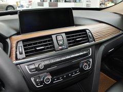 2013款 320i 2.0T 自动 风尚设计套装