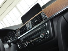 2013款 320i 2.0T 自动 风尚设计套装