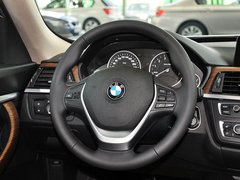 2013款 320i 2.0T 自动 风尚设计套装