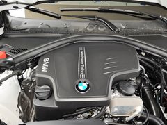 2013款 320i 2.0T 自动 风尚设计套装