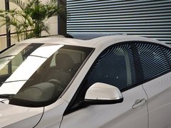 2013款 320i 2.0T 自动 风尚设计套装