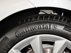 2013款 320i 2.0T 自动 风尚设计套装