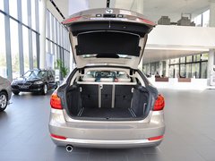 2013款 320i 2.0T 自动 风尚设计套装