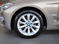 2013款 320i 2.0T 自动 风尚设计套装