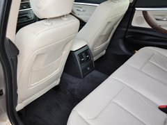 2013款 320i 2.0T 自动 风尚设计套装