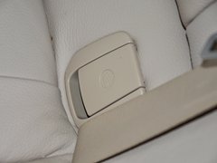 2013款 320i 2.0T 自动 风尚设计套装