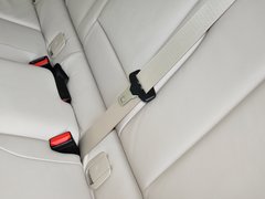 2013款 320i 2.0T 自动 风尚设计套装