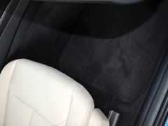 2013款 320i 2.0T 自动 风尚设计套装