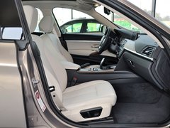 2013款 320i 2.0T 自动 风尚设计套装