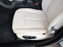 2013款 320i 2.0T 自动 风尚设计套装