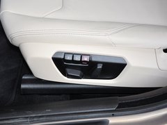 2013款 320i 2.0T 自动 风尚设计套装