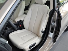 2013款 320i 2.0T 自动 风尚设计套装