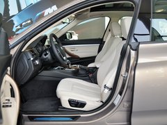 2013款 320i 2.0T 自动 风尚设计套装