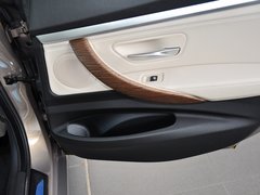 2013款 320i 2.0T 自动 风尚设计套装