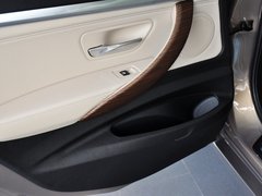 2013款 320i 2.0T 自动 风尚设计套装