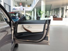 2013款 320i 2.0T 自动 风尚设计套装