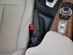 2013款 320i 2.0T 自动 风尚设计套装