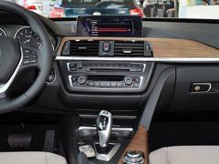 2013款 320i 2.0T 自动 风尚设计套装