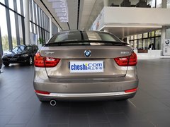 2013款 320i 2.0T 自动 风尚设计套装