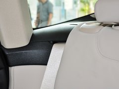 2013款 320i 2.0T 自动 风尚设计套装