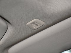 2013款 320i 2.0T 自动 风尚设计套装