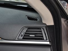 2013款 320i 2.0T 自动 风尚设计套装