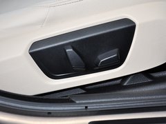 2013款 320i 2.0T 自动 风尚设计套装