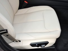 2013款 320i 2.0T 自动 风尚设计套装
