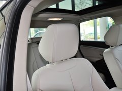 2013款 320i 2.0T 自动 风尚设计套装