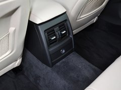 2013款 320i 2.0T 自动 风尚设计套装