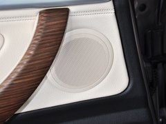 2013款 320i 2.0T 自动 风尚设计套装