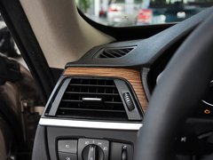 2013款 320i 2.0T 自动 风尚设计套装
