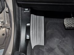 2013款 320i 2.0T 自动 风尚设计套装