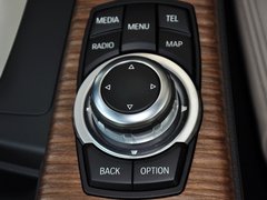 2013款 320i 2.0T 自动 风尚设计套装