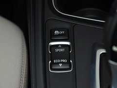 2013款 320i 2.0T 自动 风尚设计套装
