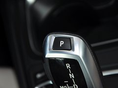 2013款 320i 2.0T 自动 风尚设计套装