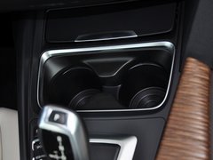 2013款 320i 2.0T 自动 风尚设计套装