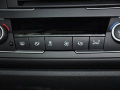 2013款 320i 2.0T 自动 风尚设计套装