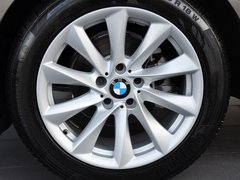 2013款 320i 2.0T 自动 风尚设计套装