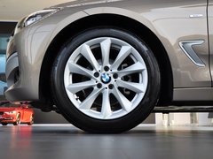 2013款 320i 2.0T 自动 风尚设计套装
