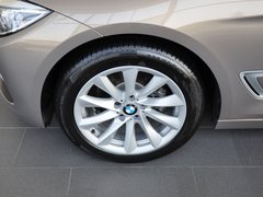 2013款 320i 2.0T 自动 风尚设计套装