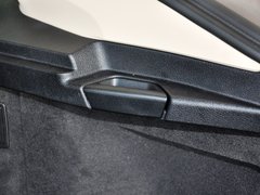 2013款 320i 2.0T 自动 风尚设计套装
