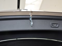 2013款 320i 2.0T 自动 风尚设计套装