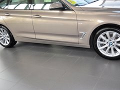 2013款 320i 2.0T 自动 风尚设计套装