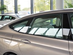 2013款 320i 2.0T 自动 风尚设计套装