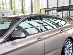 2013款 320i 2.0T 自动 风尚设计套装