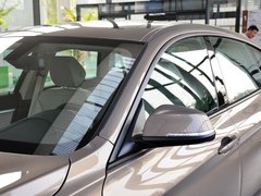 2013款 320i 2.0T 自动 风尚设计套装
